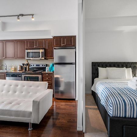 Downtown Toronto 1 Bdrm Condo With Parking And Views Exteriér fotografie