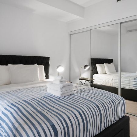 Downtown Toronto 1 Bdrm Condo With Parking And Views Exteriér fotografie