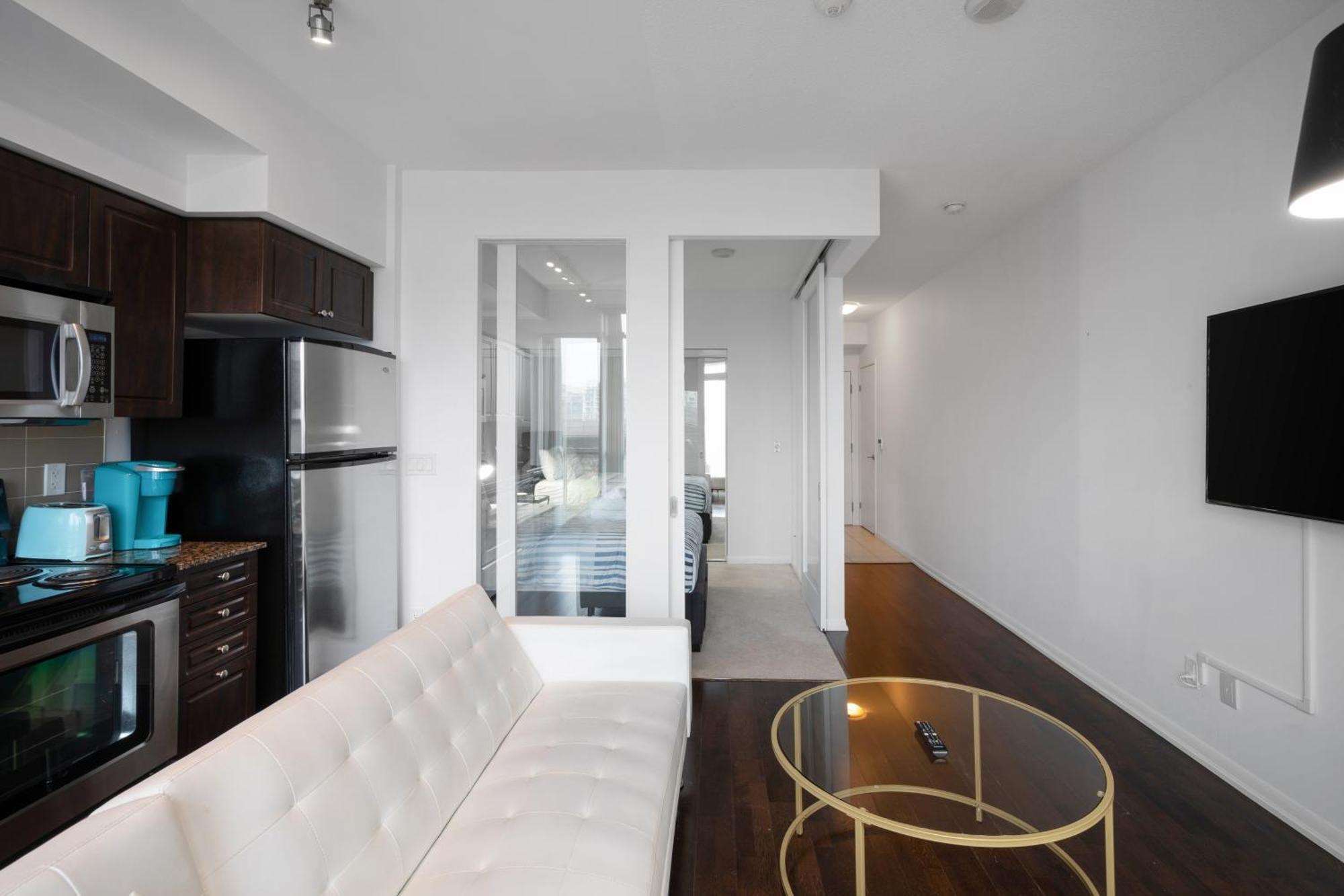 Downtown Toronto 1 Bdrm Condo With Parking And Views Exteriér fotografie