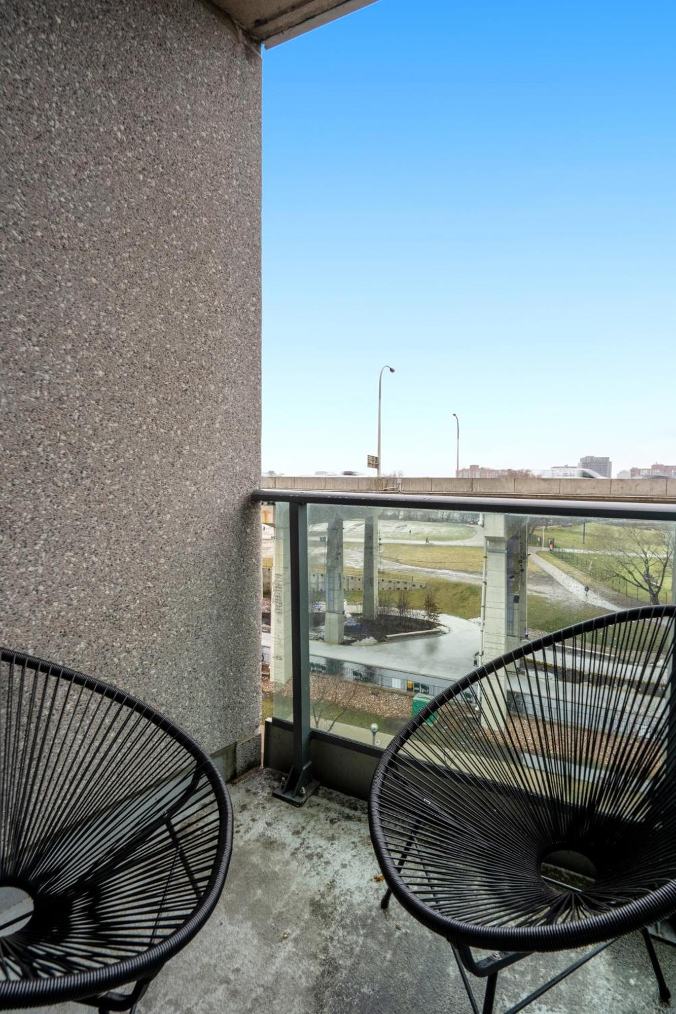 Downtown Toronto 1 Bdrm Condo With Parking And Views Exteriér fotografie